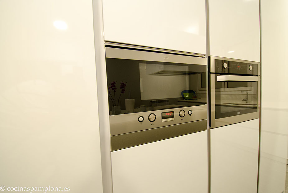 Hornos en un proyecto de Cocinas Pamplona